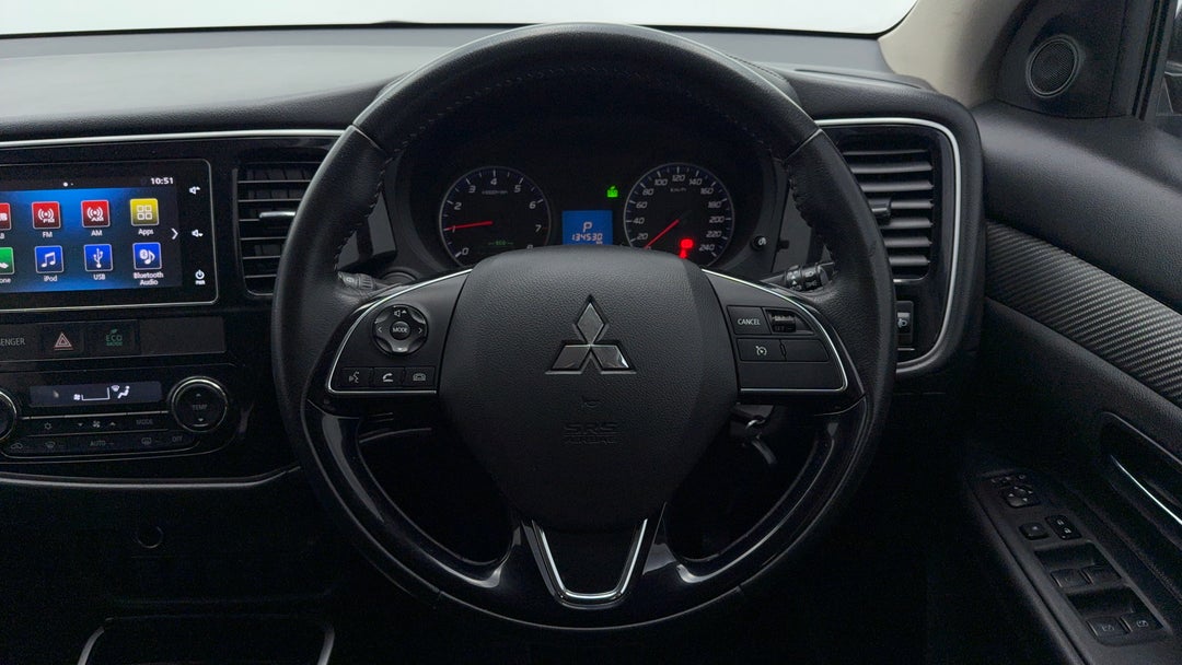 2017 Mitsubishi Outlander Ls (4x2), Automatic, 134530 km, Steering Wheel Close-up