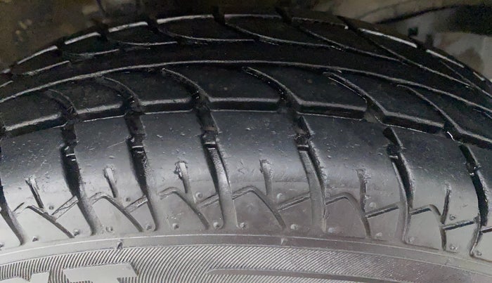 2017 Maruti Wagon R 1.0 LXI CNG, CNG, Manual, 10,728 km, Right Rear Tyre Tread
