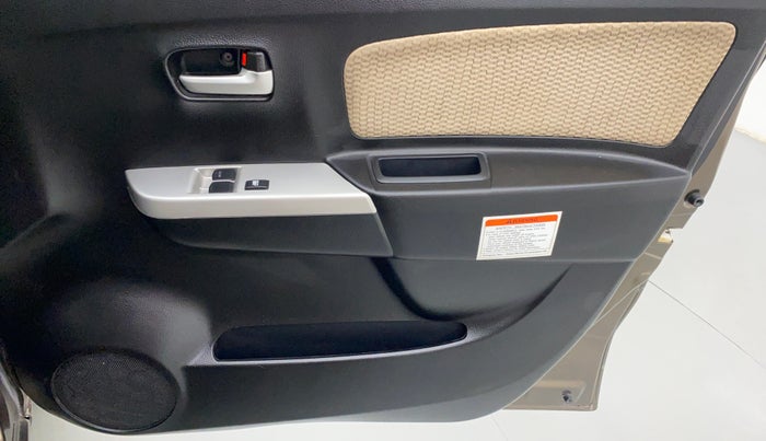 2017 Maruti Wagon R 1.0 LXI CNG, CNG, Manual, 10,728 km, Driver Side Door Panels Control