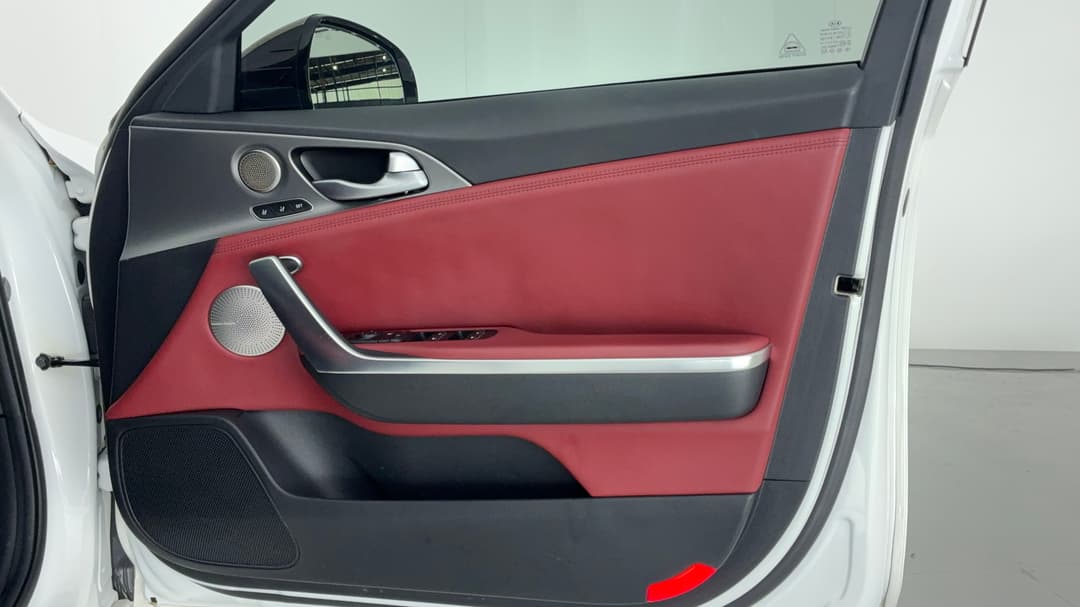 2020 Kia Stinger Gt (red Leather), Automatic, 82548 km, Speaker View