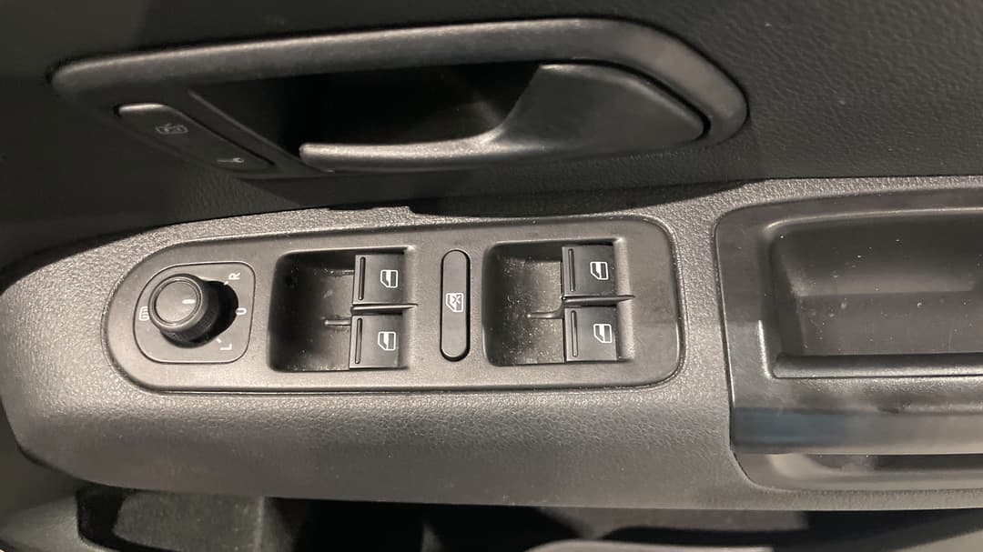 2021 Volkswagen Amarok Tdi420 Core 4motion, Automatic, 44504 km, Drivers Side Door Panel Controls