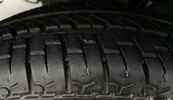 2013 Hyundai Eon D-LITE+, Petrol, Manual, 43,093 km, Right Rear Tyre Tread