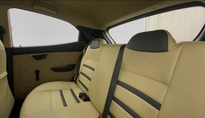 2013 Hyundai Eon D-LITE+, Petrol, Manual, 43,093 km, Right Side Rear Door Cabin