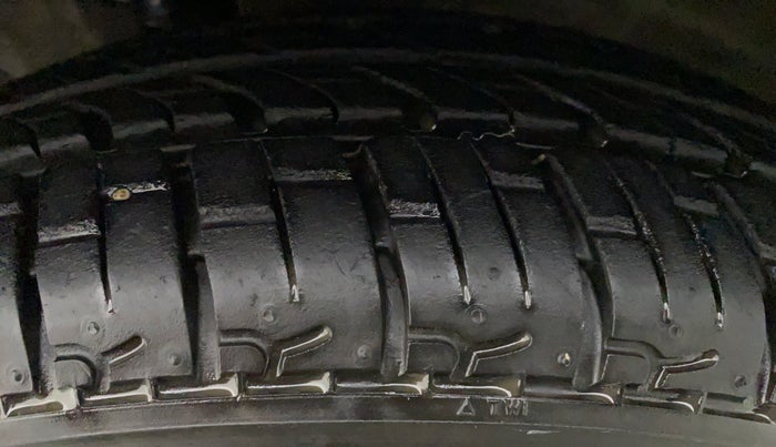 2013 Hyundai Eon D-LITE+, Petrol, Manual, 43,093 km, Left Rear Tyre Tread