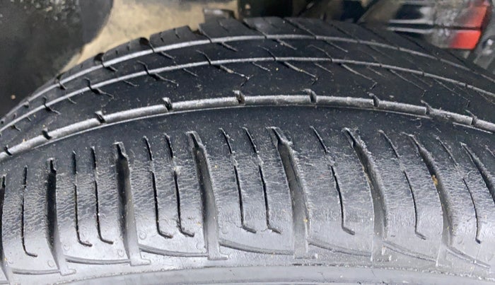 2019 Maruti Vitara Brezza VDI, Diesel, Manual, 41,437 km, Right Front Tyre Tread