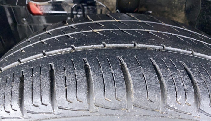 2019 Maruti Vitara Brezza VDI, Diesel, Manual, 41,437 km, Left Front Tyre Tread
