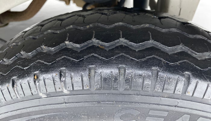 2017 Maruti Eeco 5 STR, Petrol, Manual, 14,603 km, Left Rear Tyre Tread