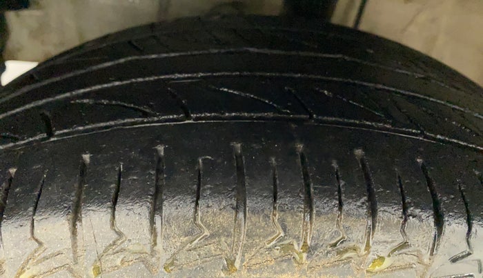 2011 Toyota Etios G SP, Petrol, Manual, 96,269 km, Left Front Tyre Tread