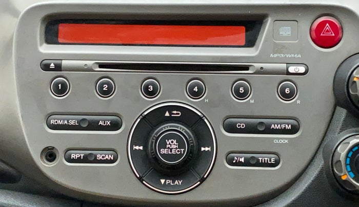 2012 Honda Jazz 1.2L I-VTEC X, Petrol, Manual, 81,881 km, Infotainment system - Dispalyhas spot on screen