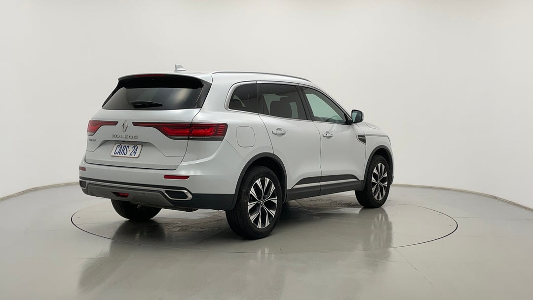 Right Back Diagonal (45- Degree) View