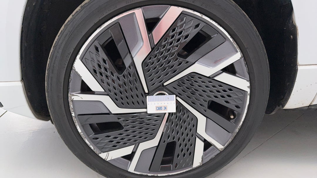 2022 SKODA Karoq Sportline (4x4), Automatic, 25854 km, Wheels Rim Front LHS Gutter Rash