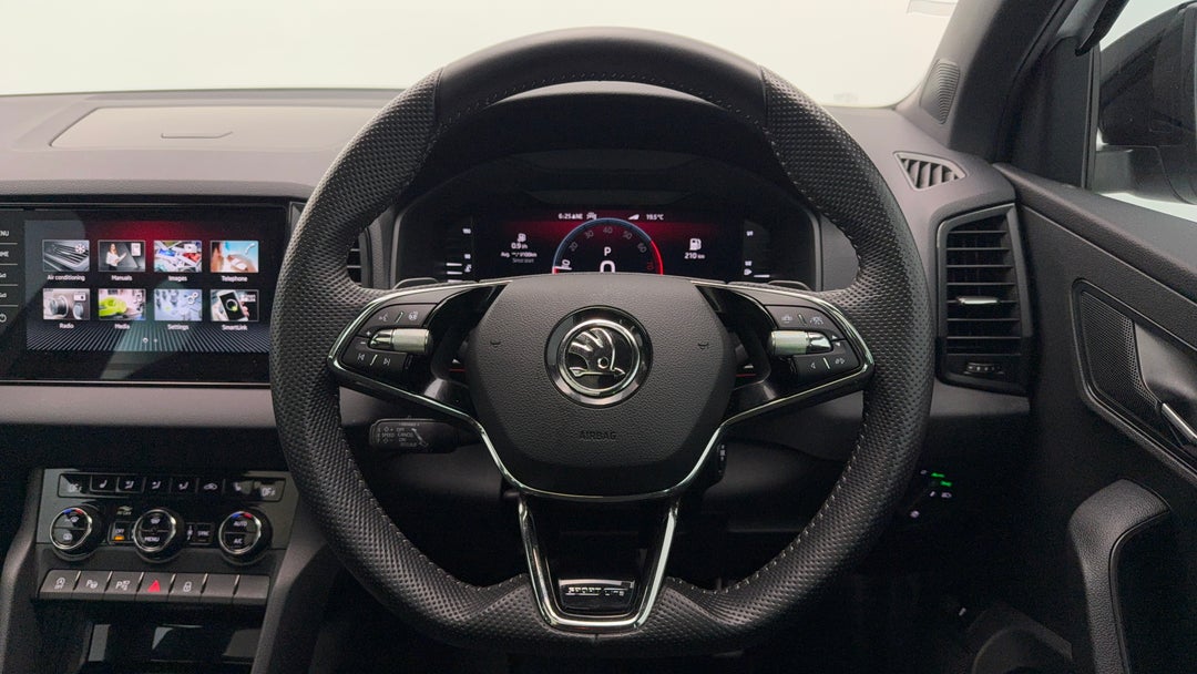 2022 SKODA Karoq Sportline (4x4), Automatic, 25854 km, Steering Wheel Close-up