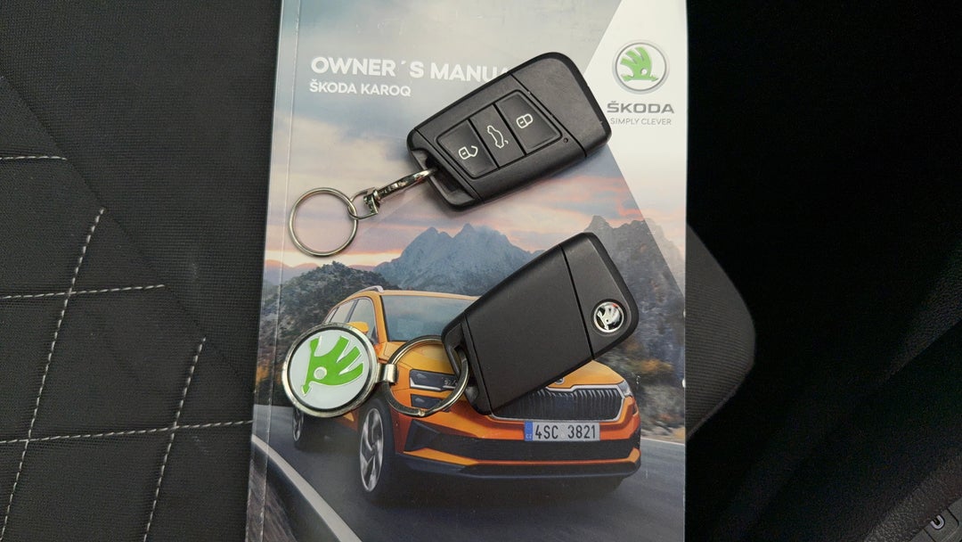 2022 SKODA Karoq Sportline (4x4), Automatic, 25854 km, Key Close-up