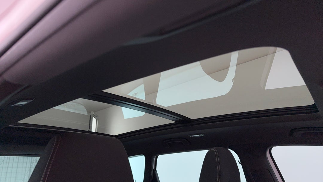 2022 SKODA Karoq Sportline (4x4), Automatic, 25854 km, Interior Sunroof/Moonroof