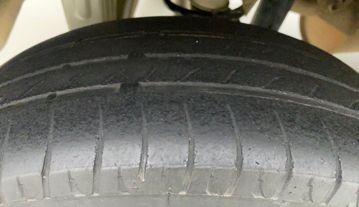 2019 Maruti Alto LXI CNG, CNG, Manual, 98,605 km, Right Rear Tyre Tread