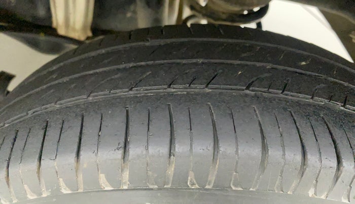 2019 Maruti Alto LXI CNG, CNG, Manual, 98,605 km, Left Rear Tyre Tread