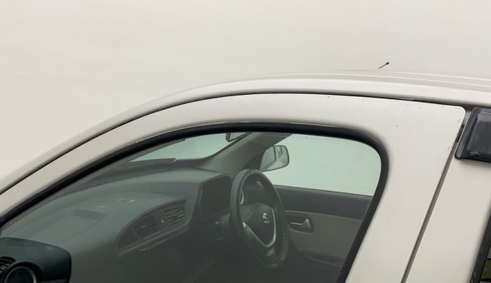 2019 Maruti Alto LXI CNG, CNG, Manual, 98,605 km, Front passenger door - Door visor damaged