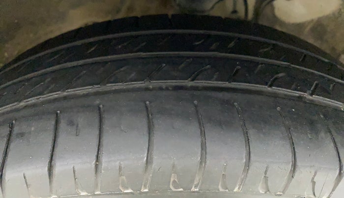 2019 Maruti Alto LXI CNG, CNG, Manual, 98,605 km, Right Front Tyre Tread