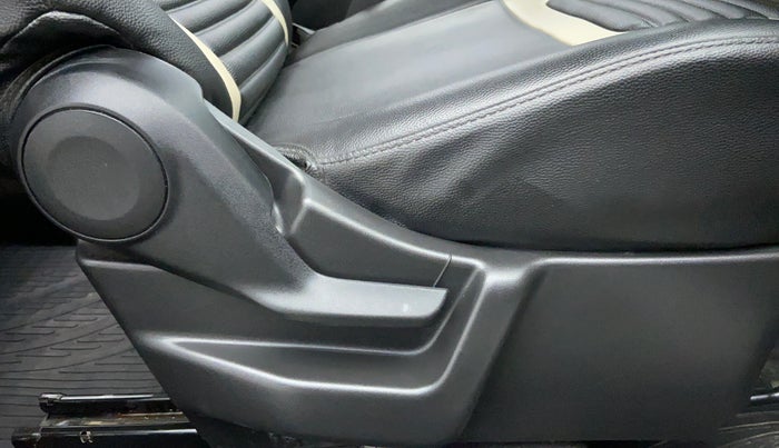 2020 Maruti New Wagon-R LXI CNG 1.0 L, CNG, Manual, 11,827 km, Driver Side Adjustment Panel