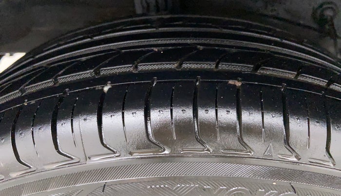 2012 Toyota Etios Liva GD, Diesel, Manual, 49,510 km, Right Rear Tyre Tread