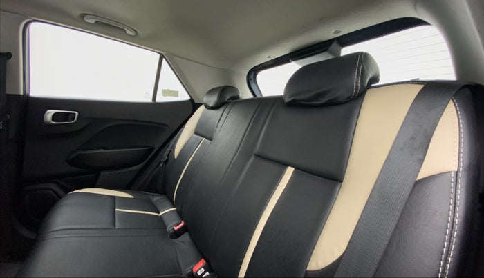 2019 Hyundai VENUE SX PLUS 1.0 TURBO DCT, Petrol, Automatic, 26,253 km, Right Side Rear Door Cabin