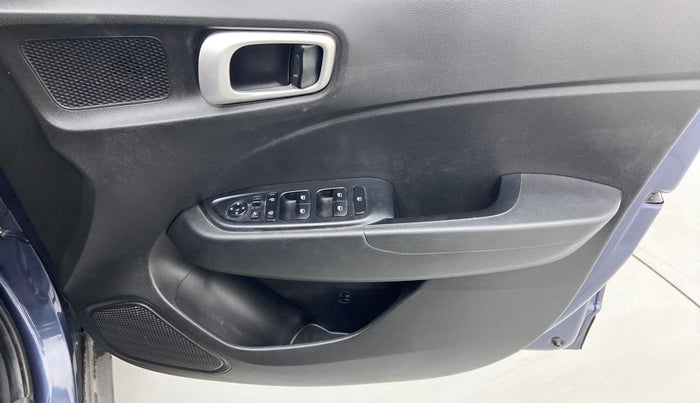 2019 Hyundai VENUE SX PLUS 1.0 TURBO DCT, Petrol, Automatic, 26,253 km, Driver Side Door Panels Control