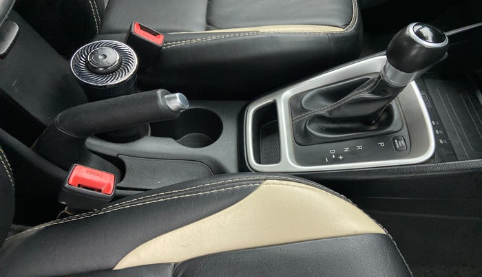 2019 Hyundai VENUE SX PLUS 1.0 TURBO DCT, Petrol, Automatic, 26,253 km, Gear Lever