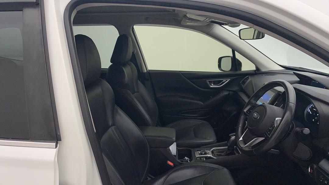 2019 Subaru Forester 2.5i-s (awd), Automatic, 140543 km, Right Side Front Door Cabin View