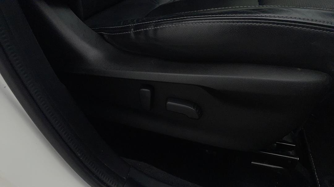 2019 Subaru Forester 2.5i-s (awd), Automatic, 140543 km, Drivers Side Adjustment Panel