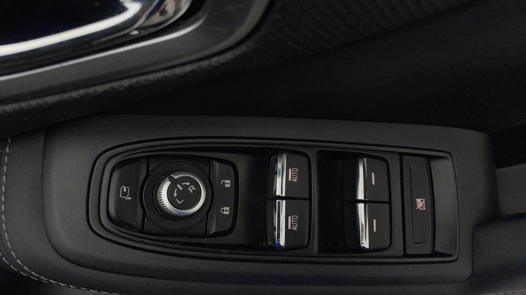 2019 Subaru Forester 2.5i-s (awd), Automatic, 140543 km, Drivers Side Door Panel Controls
