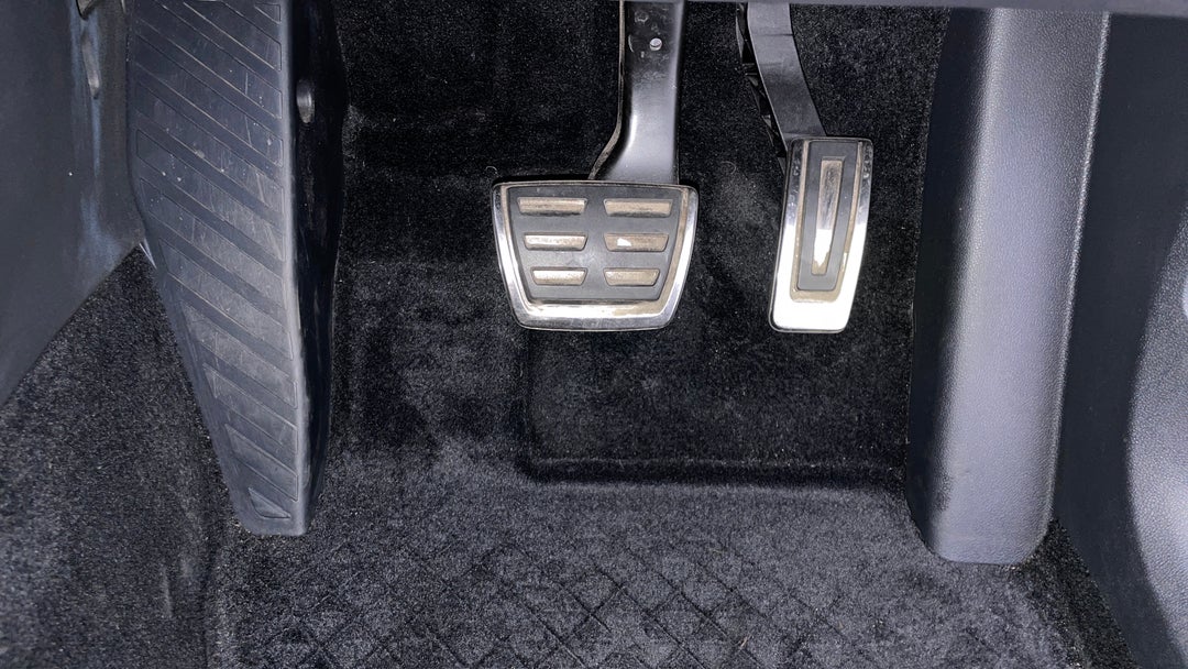 2020 Volkswagen Tiguan Allspace 162 Tsi Highline, Automatic, 144640 km, Pedals and Footmat