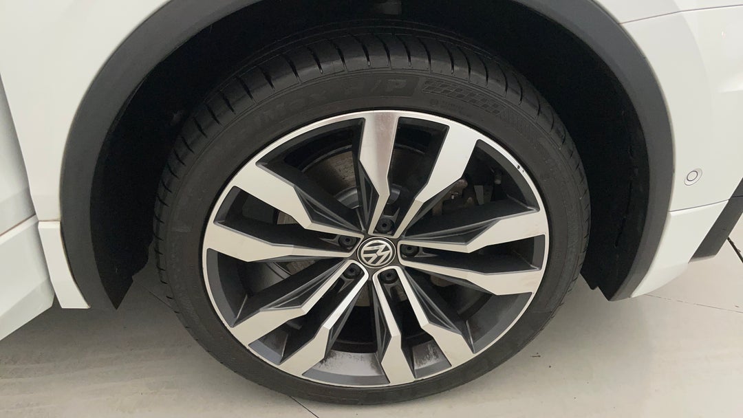 2020 Volkswagen Tiguan Allspace 162 Tsi Highline, Automatic, 144640 km, Right Front Wheel