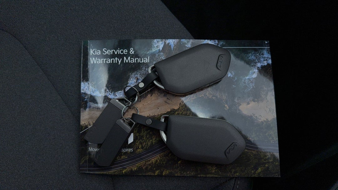 2025 Kia K4 S, Automatic, 7228 km, Key Close-up