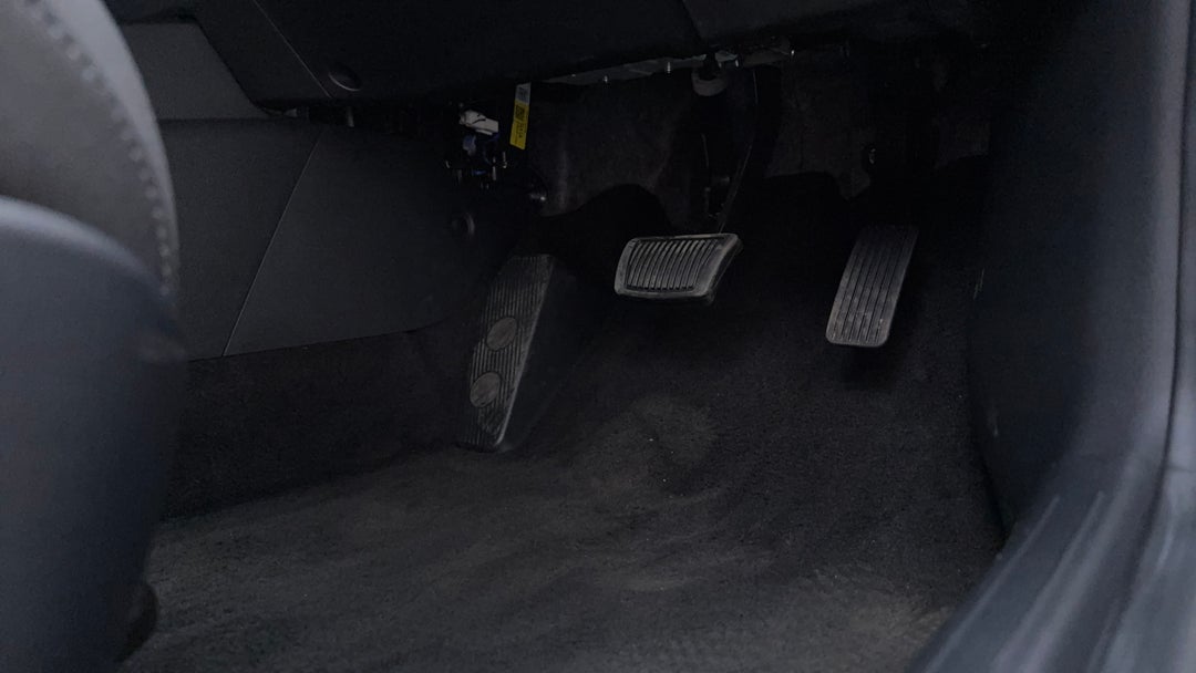 2025 Kia K4 S, Automatic, 7228 km, Pedals and Footmat