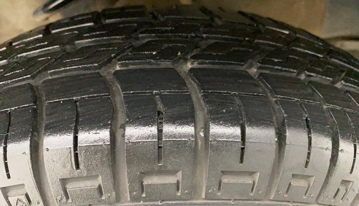 2016 Maruti Omni 5 SEATER, Petrol, Manual, 14,285 km, Left Front Tyre Tread