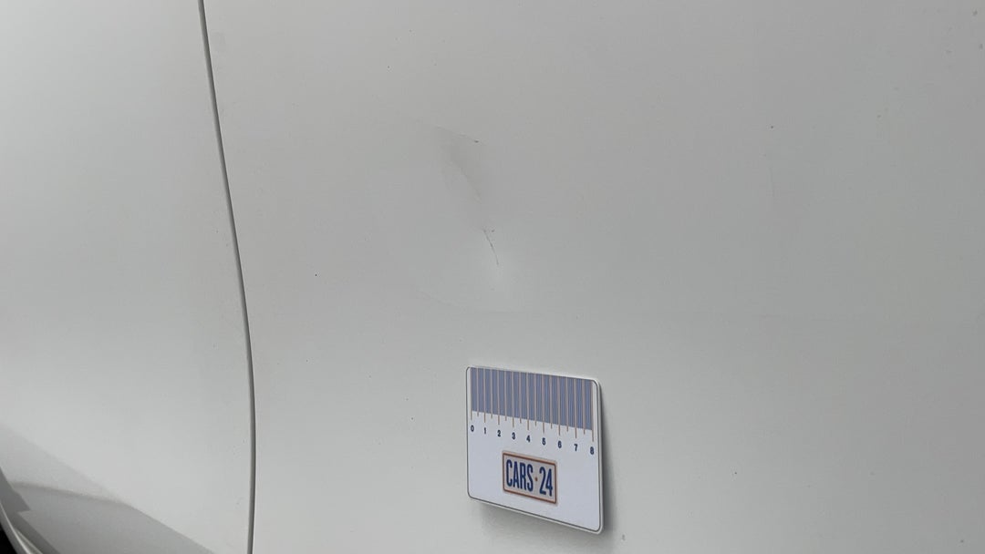 2022 Toyota Hilux Sr (4x4), Automatic, 67592 km, Doors Front RHS Dent