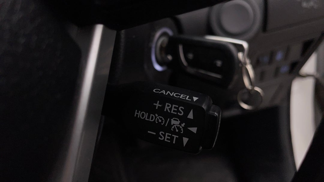 2022 Toyota Hilux Sr (4x4), Automatic, 67592 km, Cruise Control