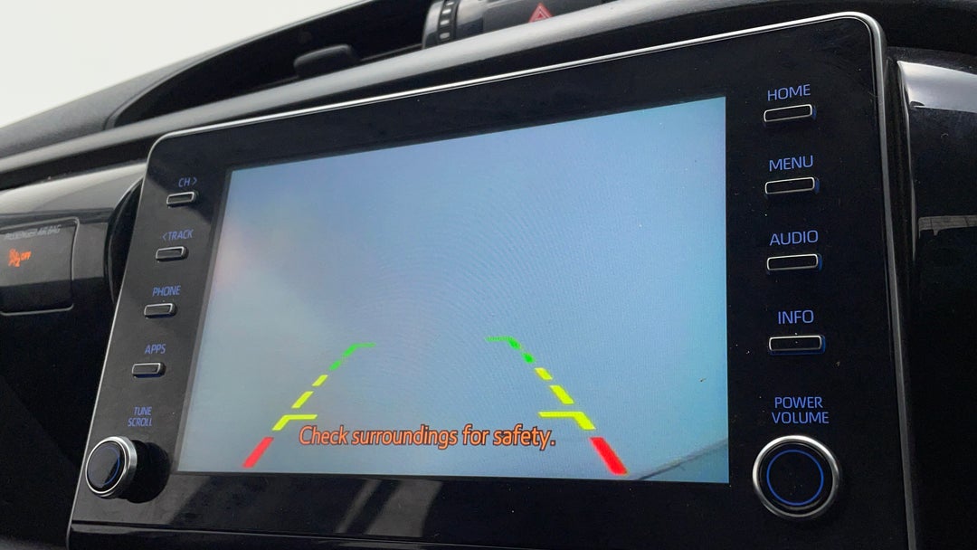 2022 Toyota Hilux Sr (4x4), Automatic, 67592 km, Parking Camera