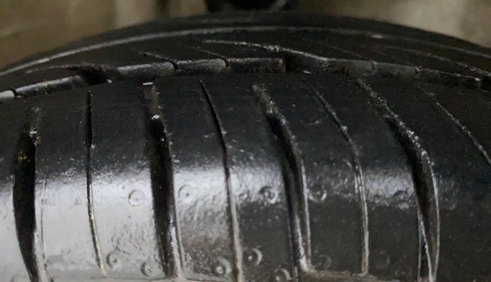 2012 Maruti Alto 800 LXI, CNG, Manual, 37,563 km, Right Front Tyre Tread