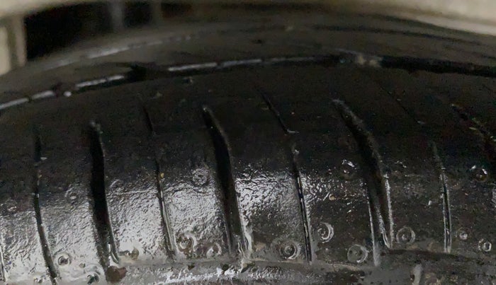 2012 Maruti Alto 800 LXI, CNG, Manual, 37,563 km, Left Rear Tyre Tread