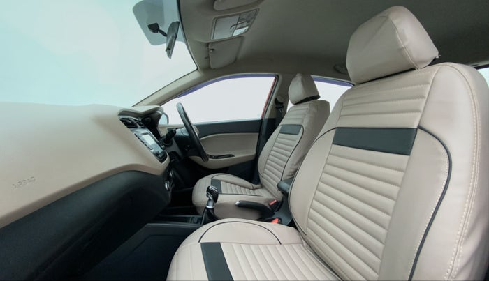 2017 Hyundai Elite i20 1.4 CRDI ASTA (O), Diesel, Manual, 96,475 km, Right Side Front Door Cabin View