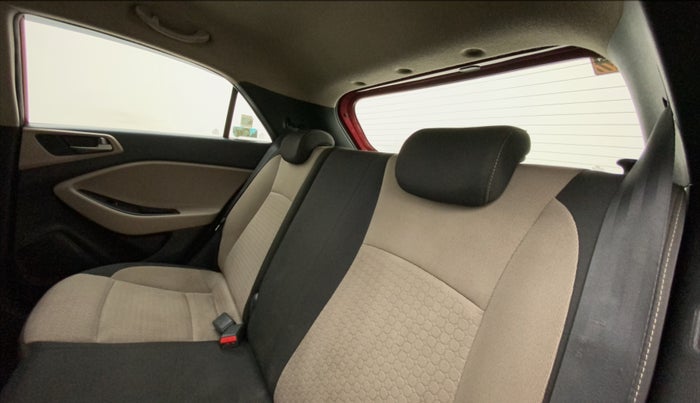 2017 Hyundai Elite i20 ASTA 1.2 (O), Petrol, Manual, 38,167 km, Right Side Rear Door Cabin