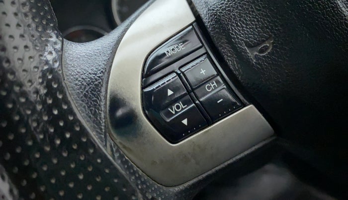 2017 Honda BR-V 1.5 i-VTEC V, Petrol, Manual, 75,982 km, Steering wheel - Phone control not functional