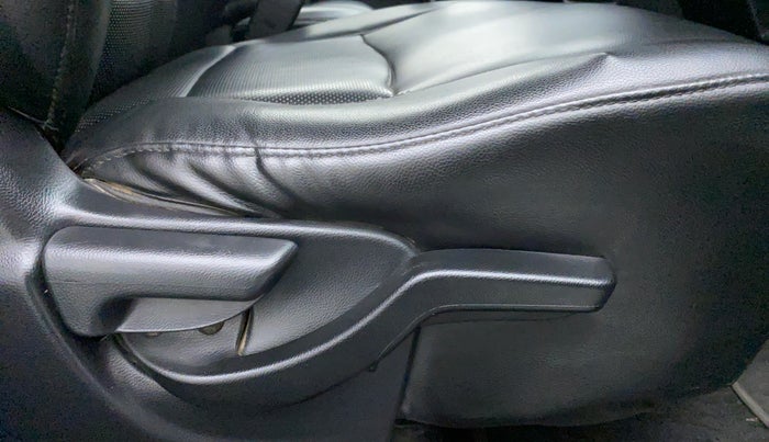 2017 Honda BR-V 1.5 i-VTEC V, Petrol, Manual, 75,982 km, Driver Side Adjustment Panel
