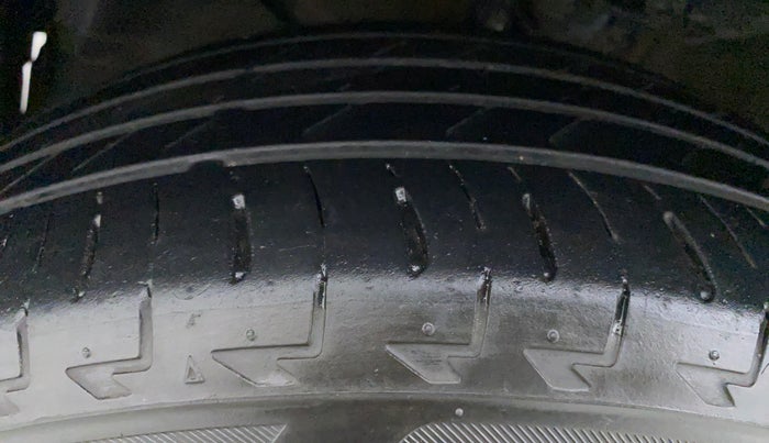 2017 Honda BR-V 1.5 i-VTEC V, Petrol, Manual, 75,982 km, Right Front Tyre Tread