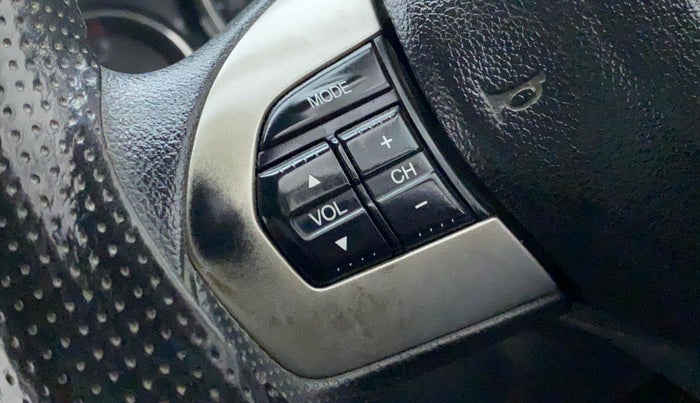 2017 Honda BR-V 1.5 i-VTEC V, Petrol, Manual, 75,982 km, Steering wheel - Sound system control not functional