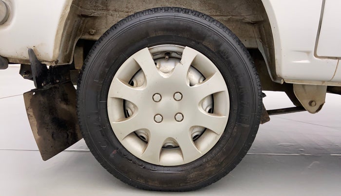 2016 Maruti OMNI E STD, Petrol, Manual, 19,957 km, Right Rear Wheel