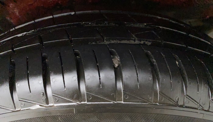 2013 Maruti Wagon R Stingray VXI, Petrol, Manual, 62,393 km, Left Front Tyre Tread