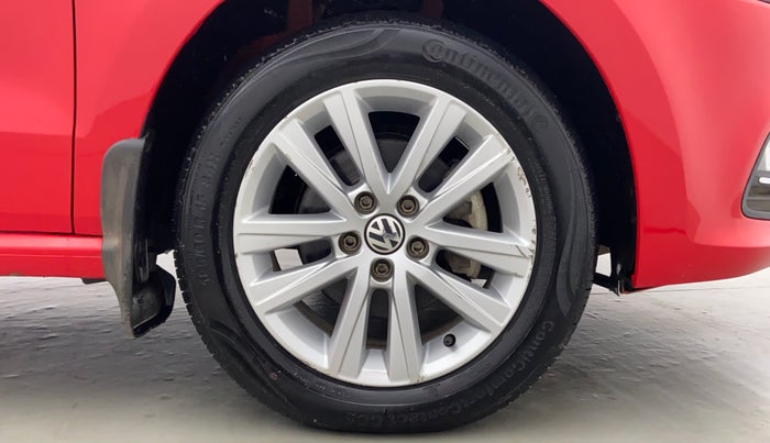 2015 Volkswagen Polo GT TSI 1.2 PETROL AT, Petrol, Automatic, 25,394 km, Right Front Tyre