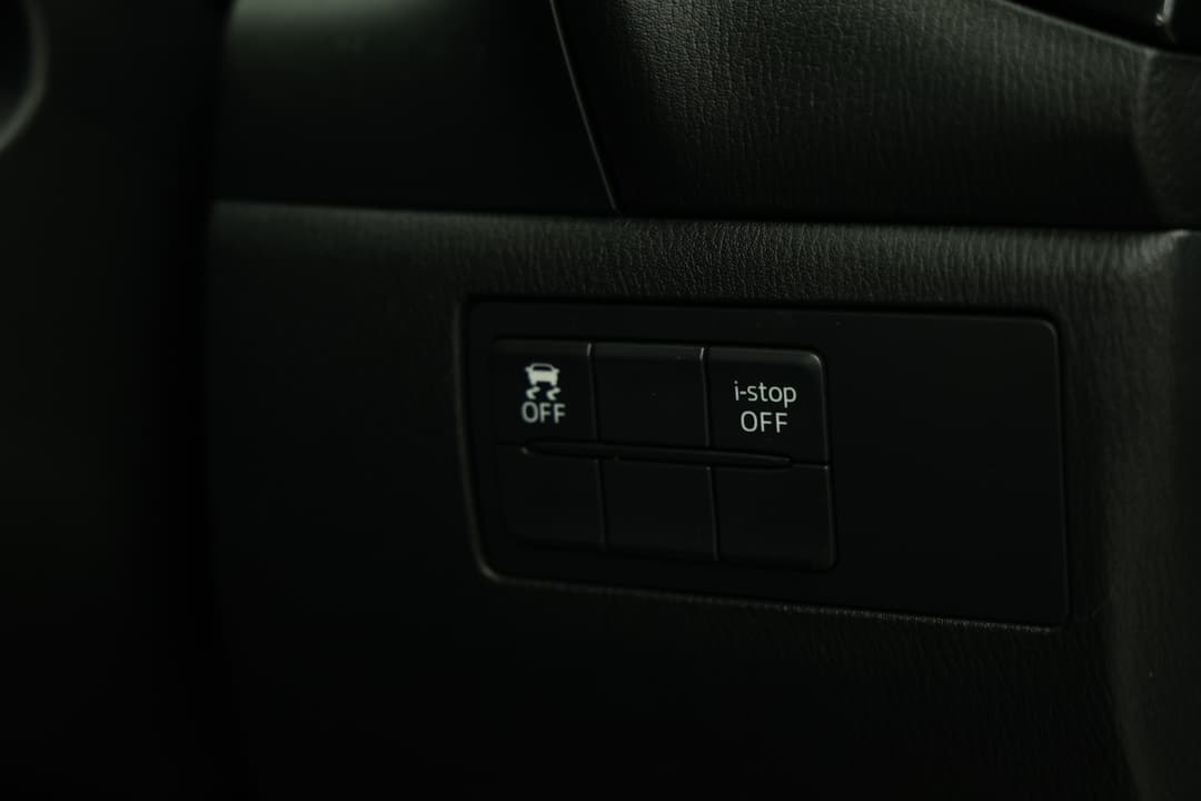 2016 Mazda 3 Maxx, Manual, 146155 km, Utility Switches/Buttons